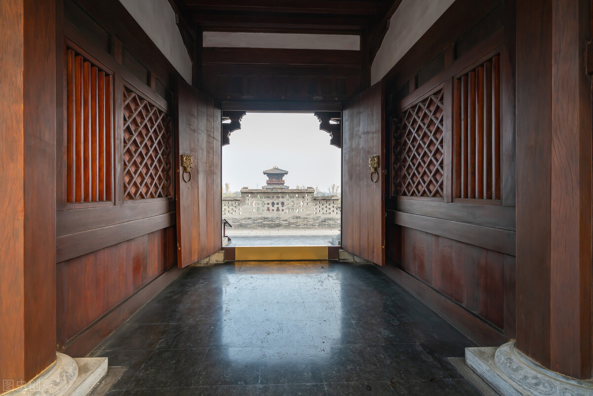 不问苍生问鬼神:李商隐七绝《贾生》