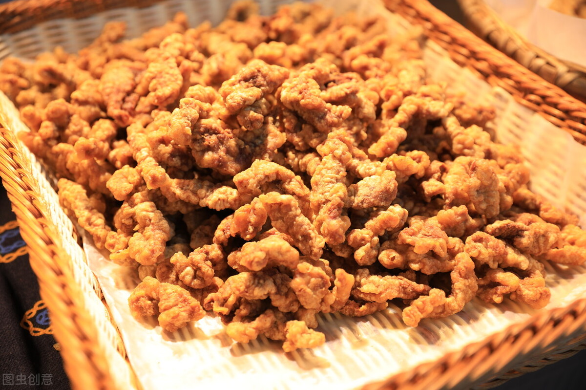 炸酥肉用淀粉还是面粉？记住“211”的比例，酥脆好吃不回软
