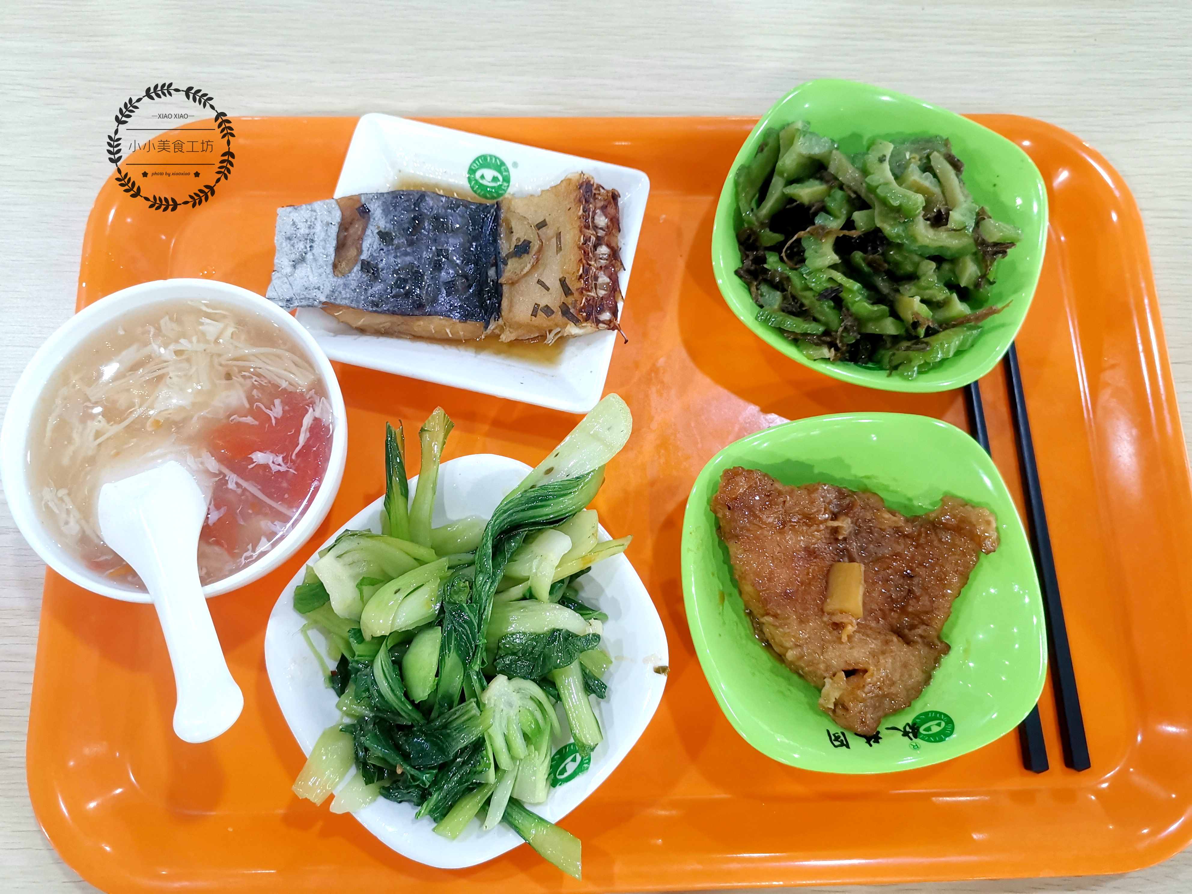 上海朋友晒食堂“饭菜”，在朋友圈火了，网友：招人吗？管吃就行