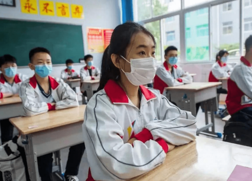 普通家庭培养个985大学生要花多少钱？算完账后，家长直呼供不起