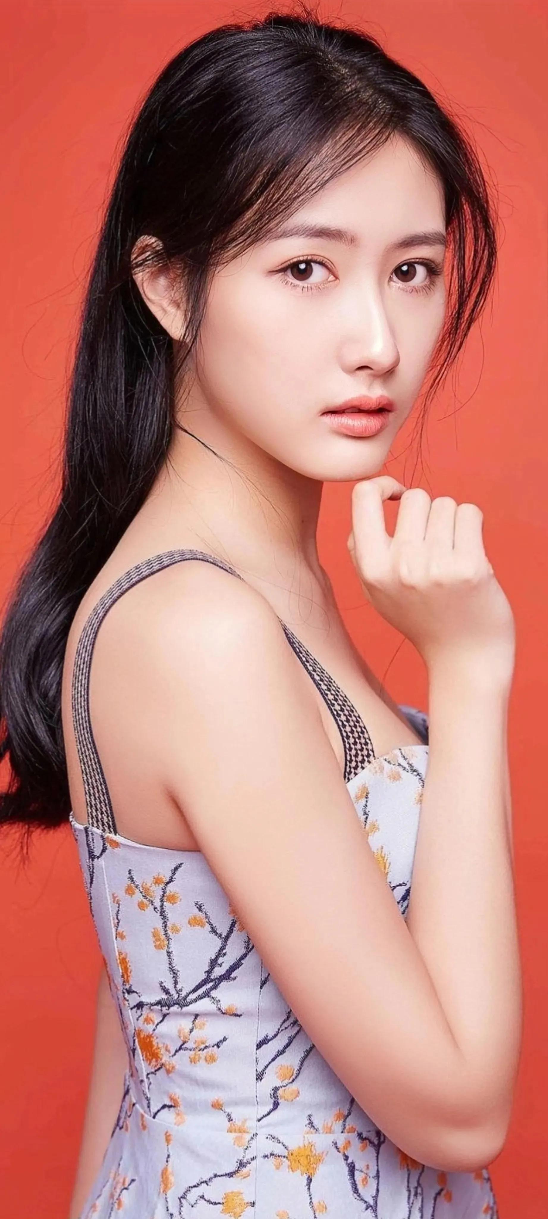 端庄美丽的张子璇