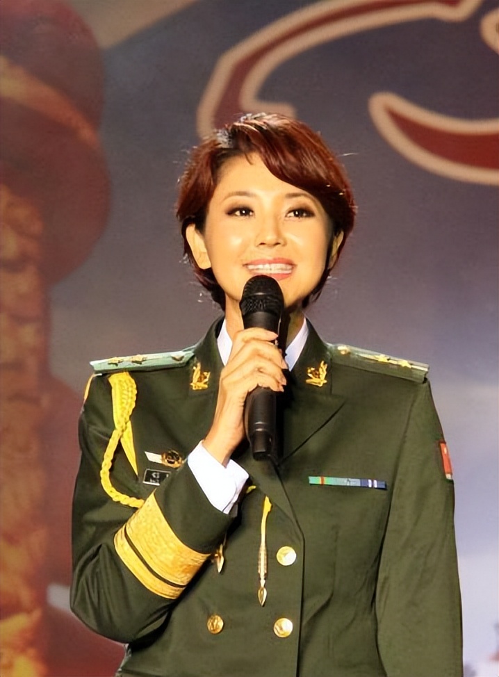 主持人方琼：15岁丧父愧疚终身，成“河北一姐”真的是靠老公吗？