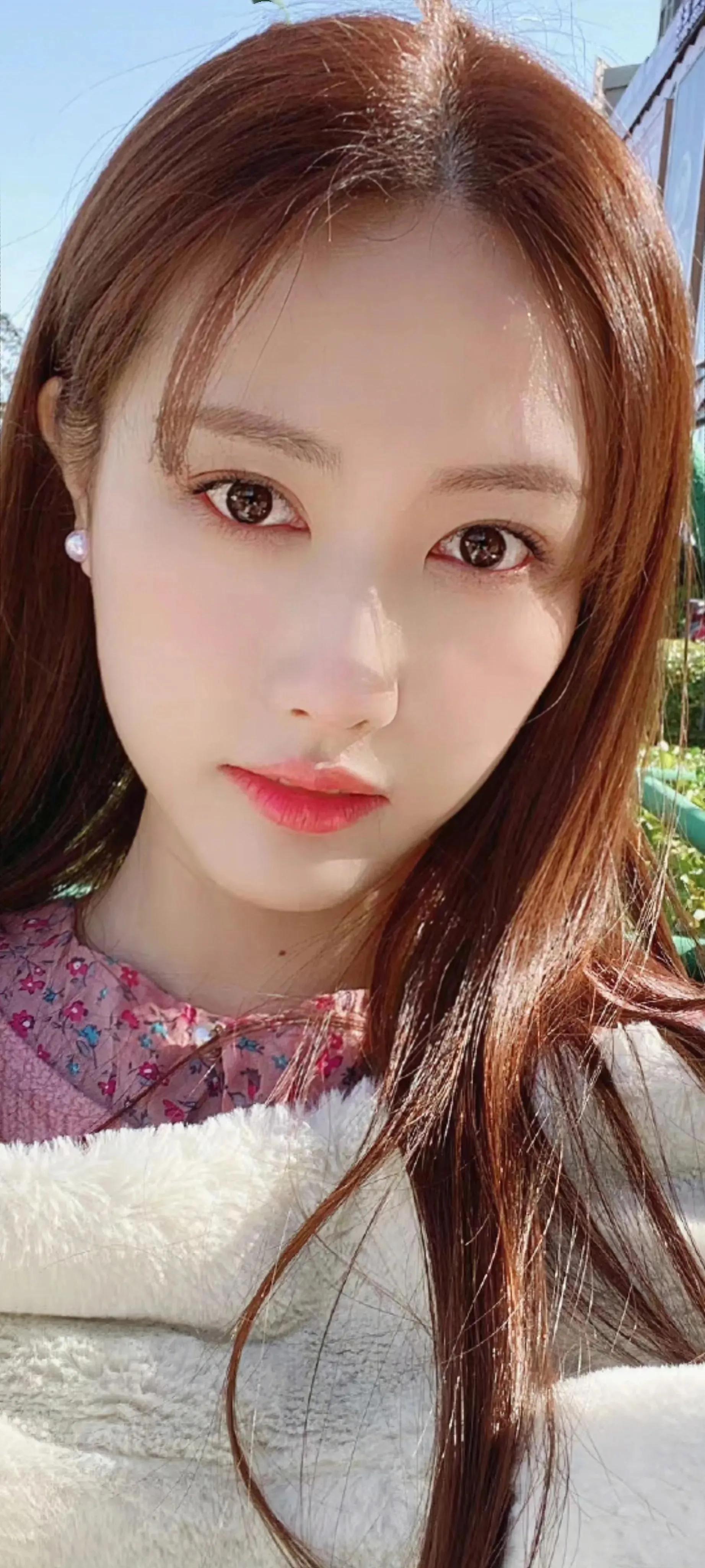 端庄美丽的张子璇