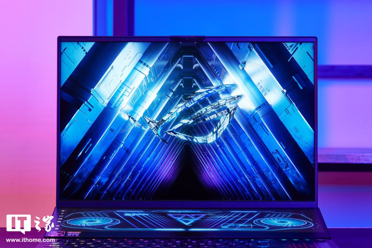 ROG 冰刃 6 双屏图赏：星云原画屏加持，双屏游戏本的终极形态
