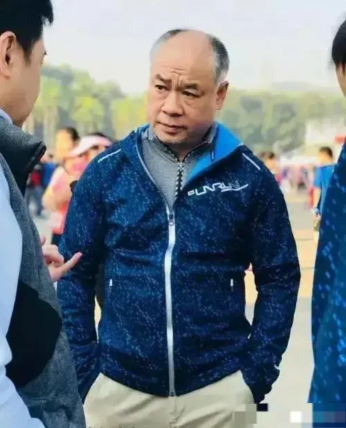 李宁与陈永妍(1993年，李宁和陈永妍结婚后，陈永妍6年都没怀孕)