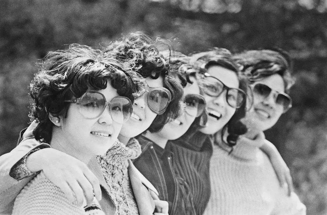 80年代，風靡一時的蛤蟆鏡，當時到底多搶手？