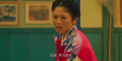 时隔20年，日本00后又再度穿起“泡泡袜”！它曾是涩谷辣妹的最爱