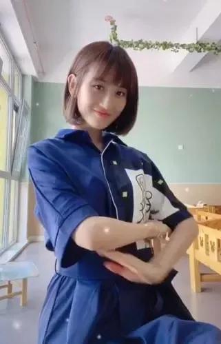 李银萍(唐娜 饰)