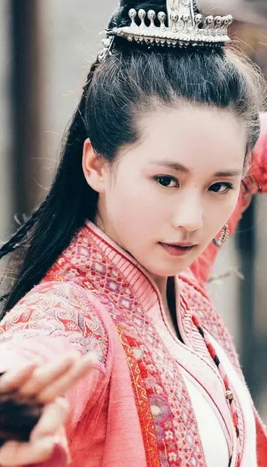 2022年10位女星最新接拍「古装角色」，赵丽颖变魔王