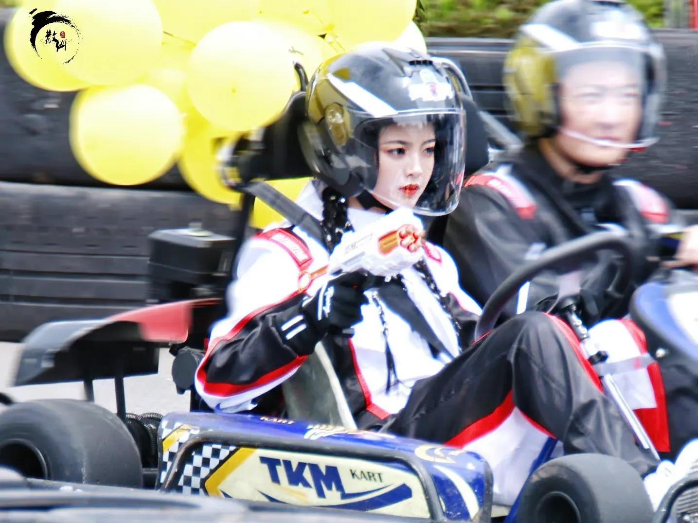 综艺《极限挑战》横店路透之杨超越小姐姐