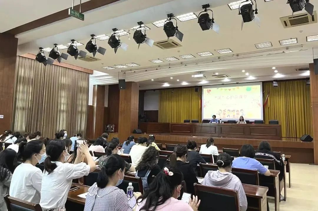 【向阳花开】 以法之名 护你青春无恙