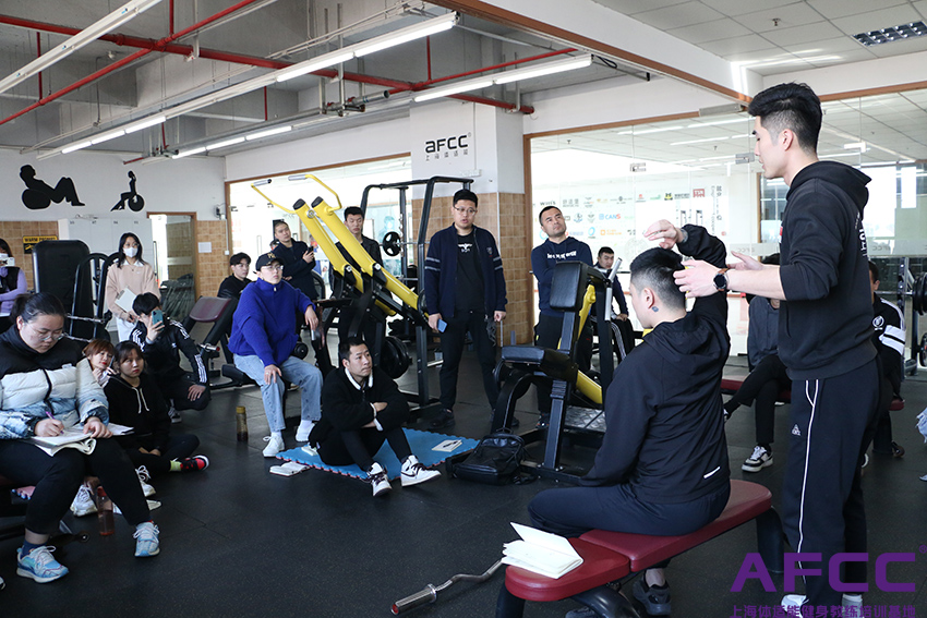 上海健身培训学校（健身教练培训机构排名有哪些呢）