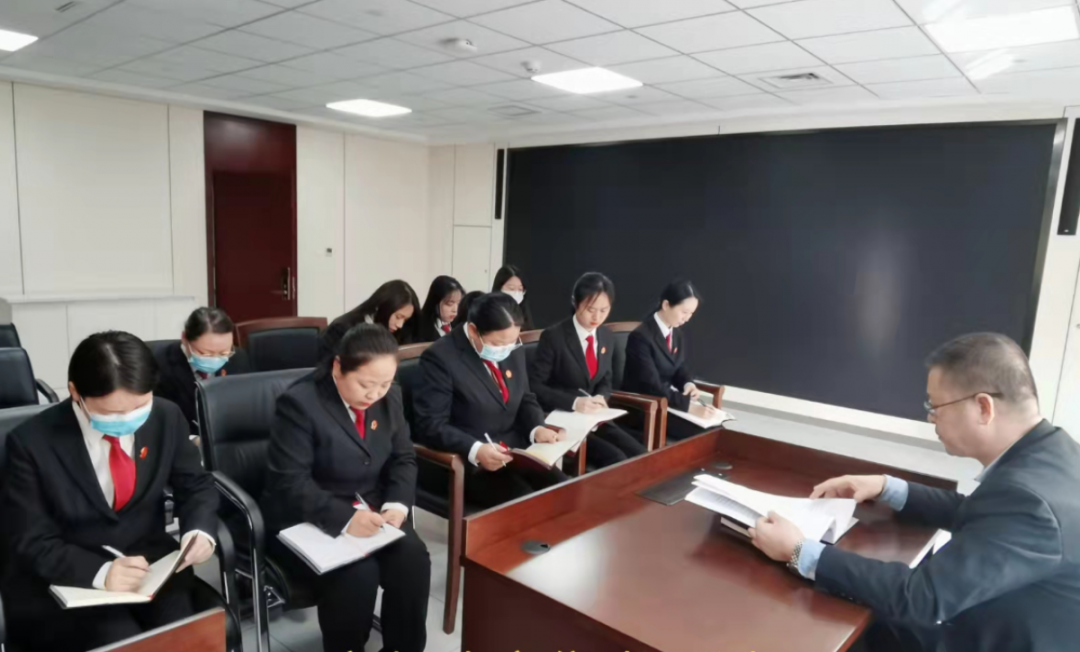 西安市雁塔区第十四次党代会精神在区法院引起热烈反响③