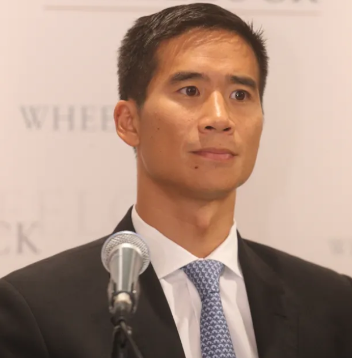 香港第一包租公：名下房产15000多套，每年光收租都有300多亿