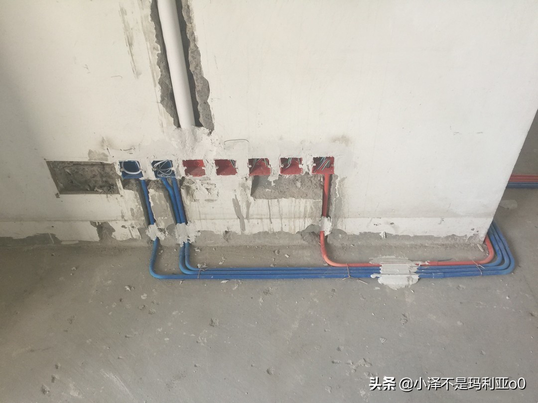 家装经验谈，70平米老破小改造记——篇一：老房拆旧和水电改造