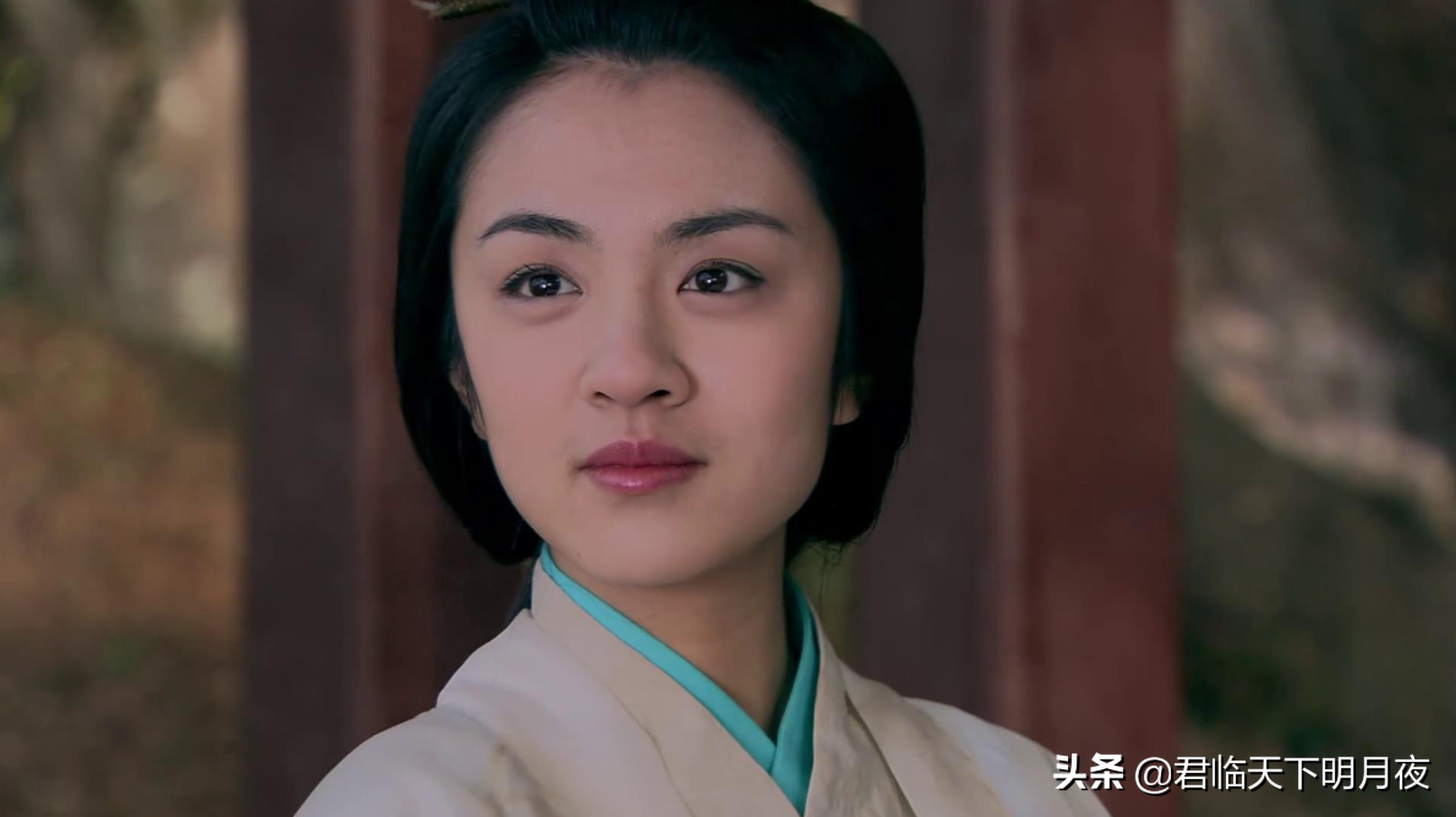 黄蓉十三岁时，桃花岛上发生了一件事，西域十六名女子不请自来，上桃花岛挑战黄药师