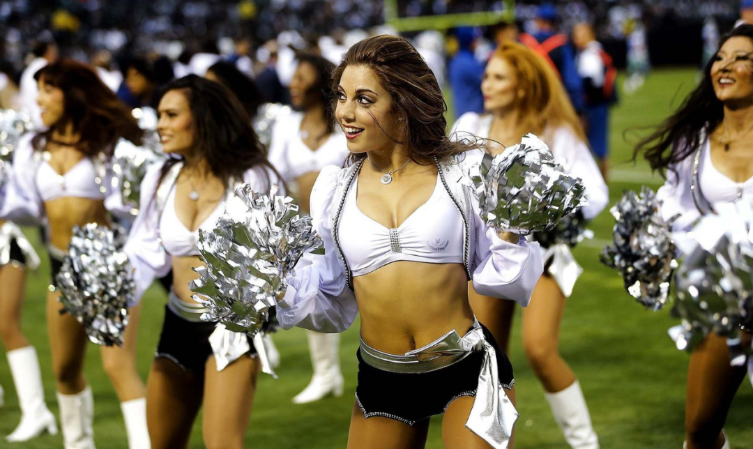 考编风波尚无结论，官媒就急不可耐下场为易烊千玺摇旗助威，可悲