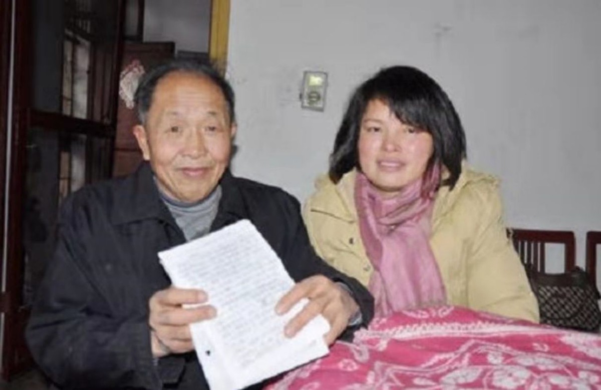2012年，湖南38岁女教师，倒追65岁环卫工，结婚后过得如何？