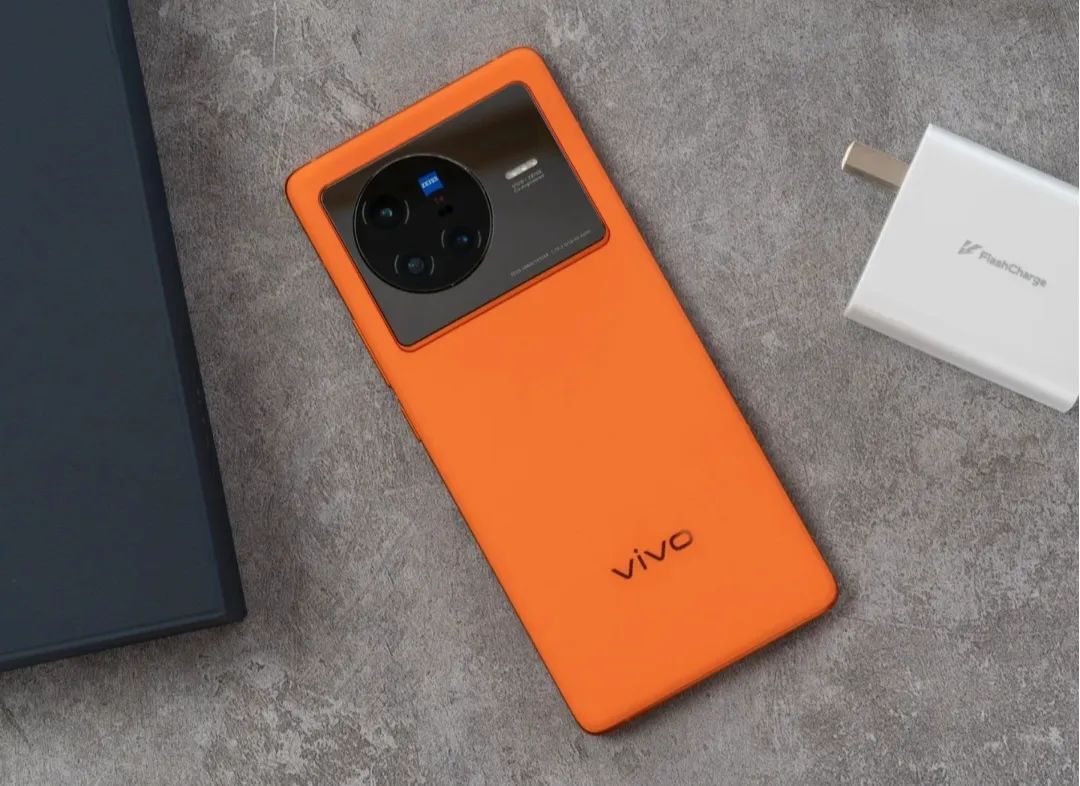 vivo X80——颜值与实力并存的完美旗舰
