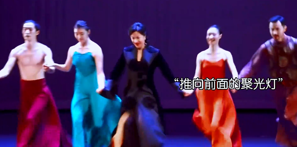 有一种“暖”叫善良，黄晓明救人，岳云鹏挡酒，个个细节见人品