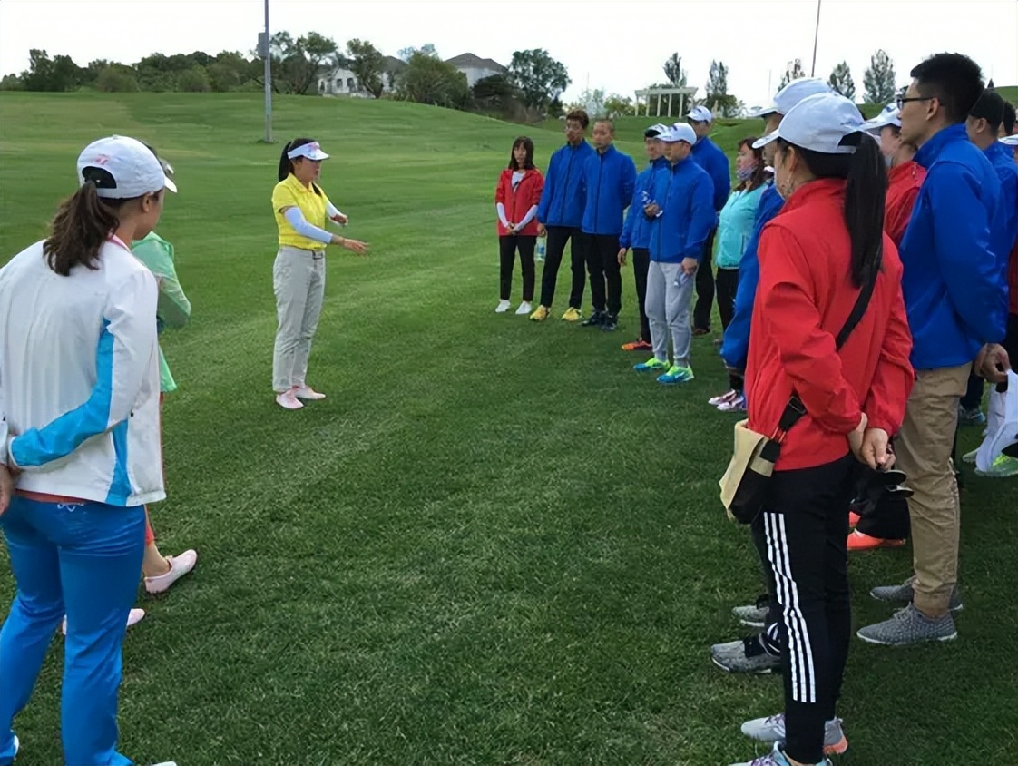 “烧钱”的4个大学专业，普通家庭绕道走，毕业后却成为香饽饽