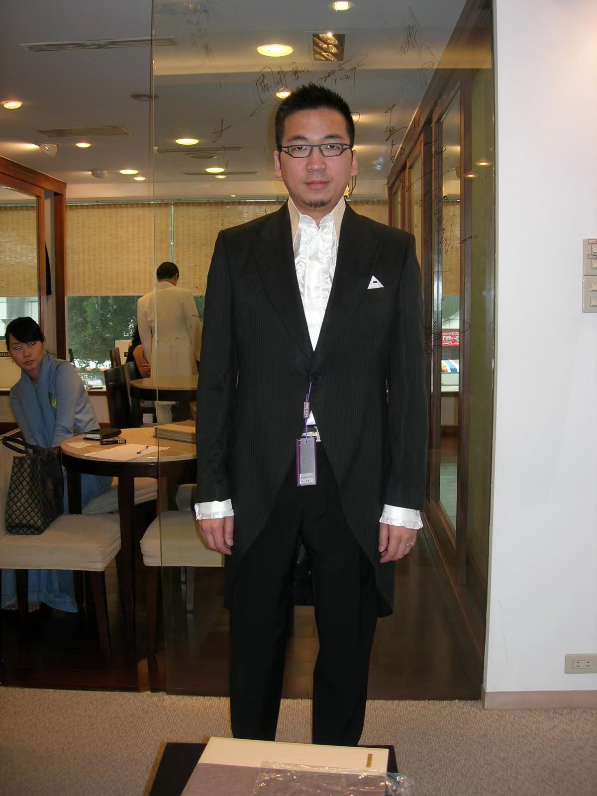 七个孩子五个妈，一年见一次，这些明星的相处方式，让人大跌眼镜