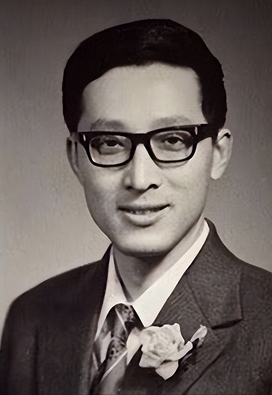 胡歌爸爸胡逸材：前卫的教育助孩子成才，为他的终身大事操碎了心