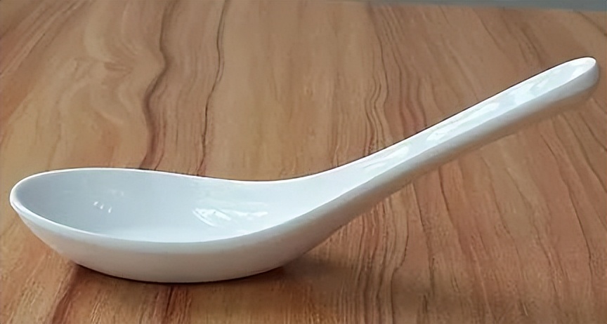 牛肉一炒就老？腌制时加点它，比豆腐还嫩滑！