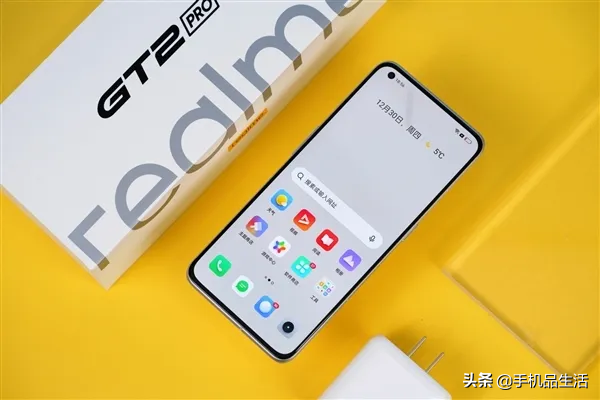 主打性价比的iQOO和realme，目前都有哪些值得购买的手机？