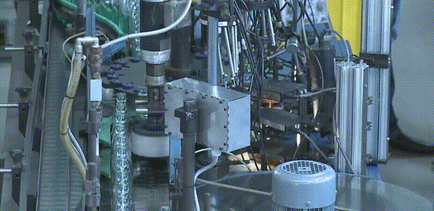 �о����֣�����ƿ�����4��������ƿ��Σ���������ͽ����������