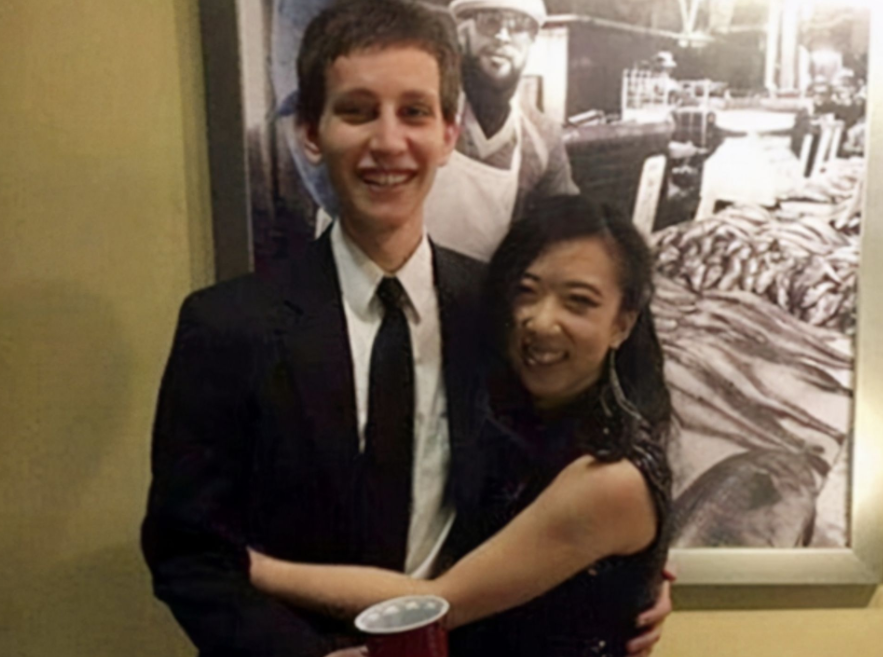 “空气香甜女”杨舒平回国后，被中国企业嫌弃，靠遛狗打发时间