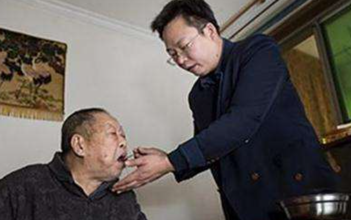 清华毕业后当5年客服，后辞职回乡当保安的张晓勇，后来怎样了？