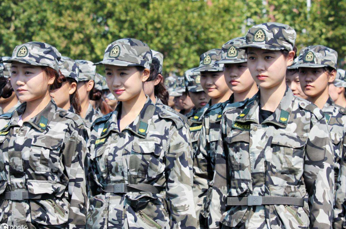 “铁饭碗”职业排名更新，军队文职成为榜首，公务员排名出乎意料