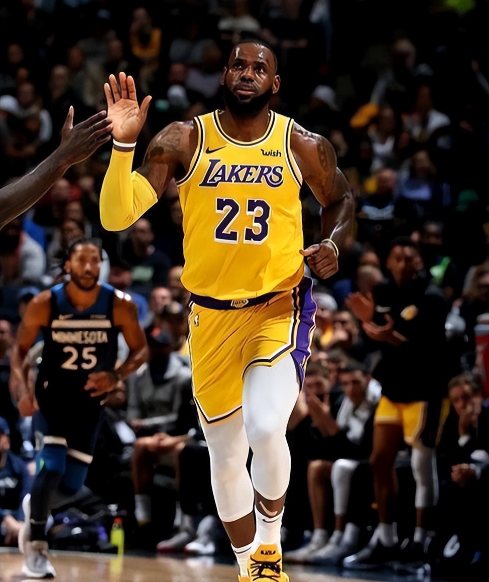 nba有哪些球星打篮球(重排NBA历史5大巨星，奥尼尔落选 指环王垫底 榜首无法超越)