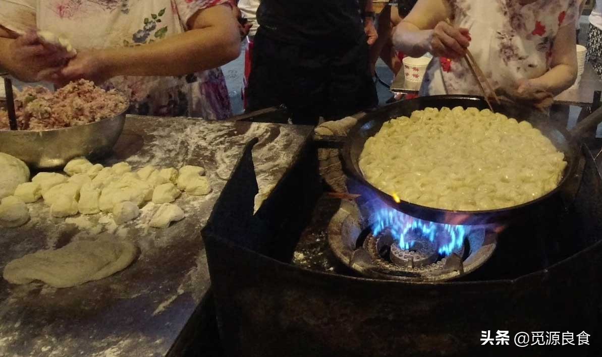 到武汉旅游，江汉路、循礼门附近的美食，在前进五路解决一日三餐