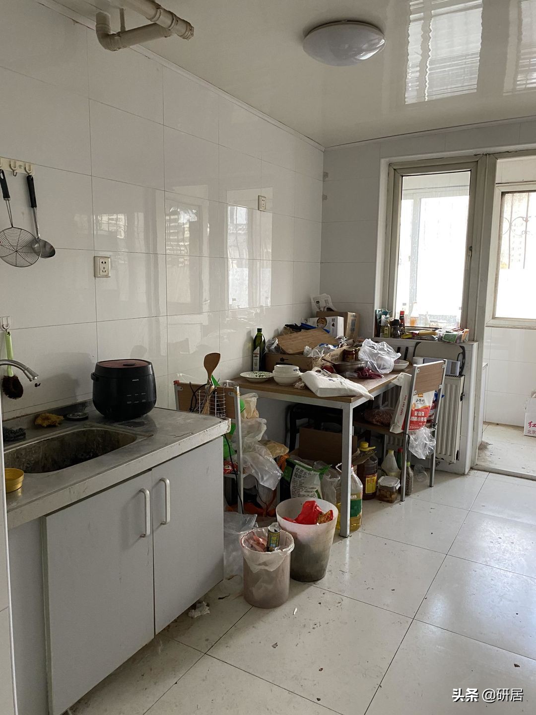 暗黑跑道房成功逆袭：70㎡老破小重改造，现在的家温暖浪漫很治愈