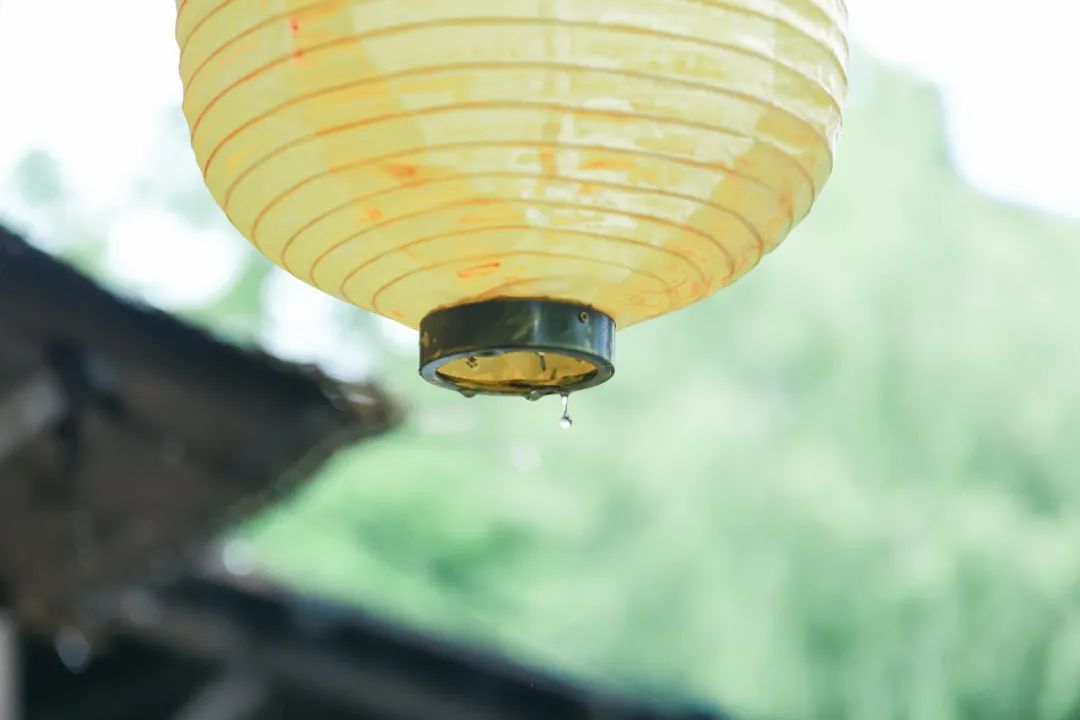 大唐最凄绝的一首夜雨诗，短短28字，读起来很暖，读懂了很冷