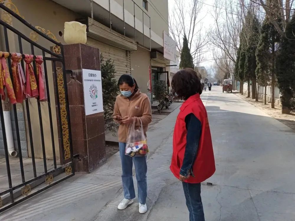 【疫情防控 巾帼在行动】白银市各级妇联党员干部下沉社区开展疫情防控工作