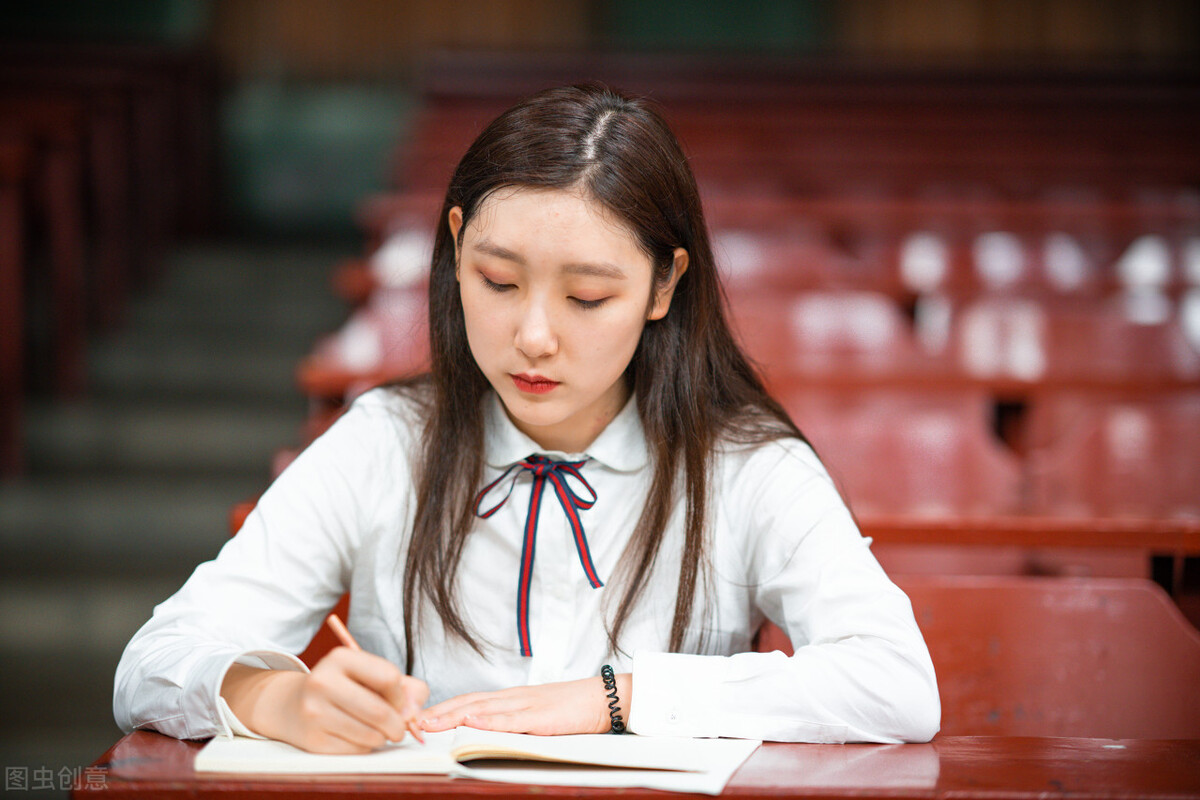 明星考编是在抢夺普通人的资源吗？这是我弱我有理的撒泼