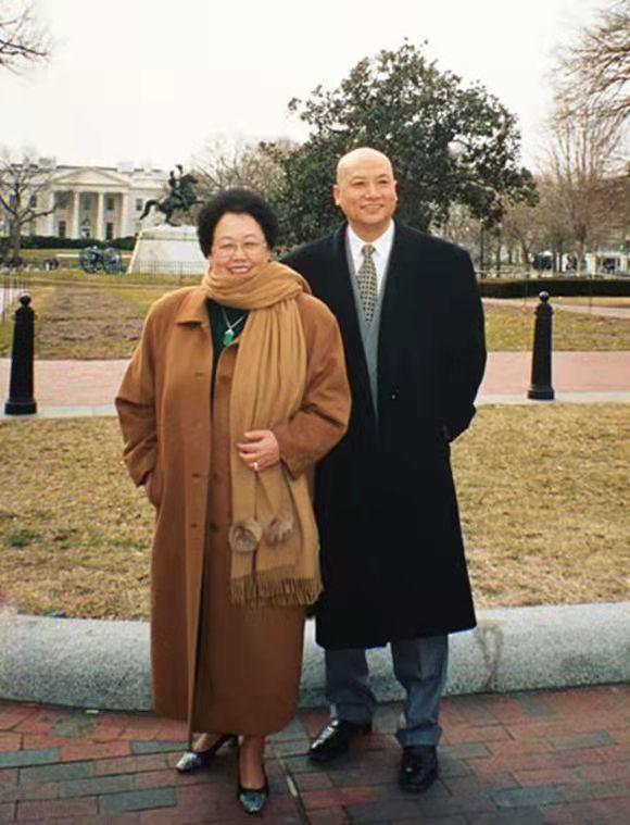 唐僧迟重瑞和陈丽华是哪年结婚的(1990年) - 九联网