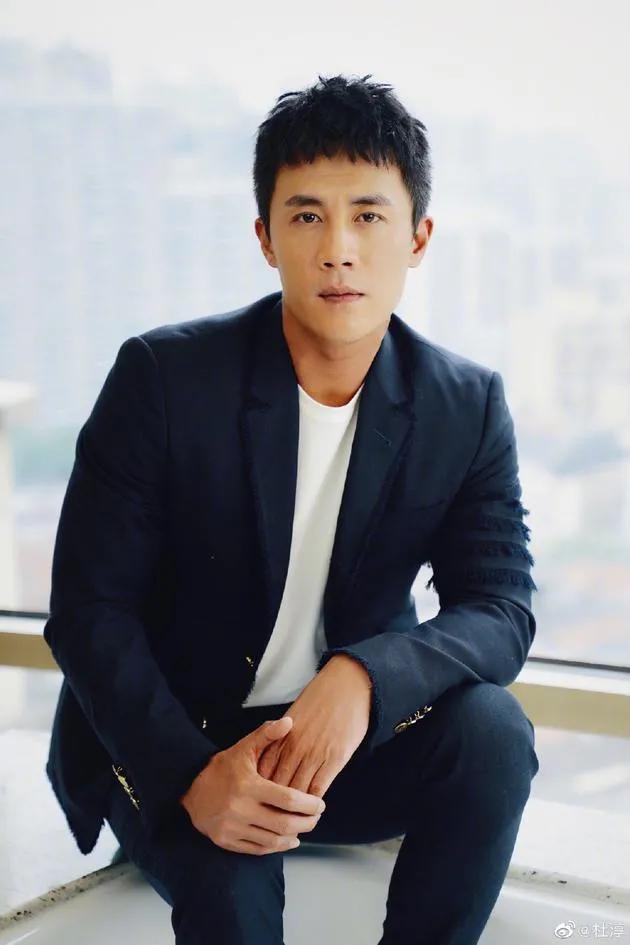 荷尔蒙爆棚的男神:帅和有型中你选哪个?请女网友晚上背着男朋友看