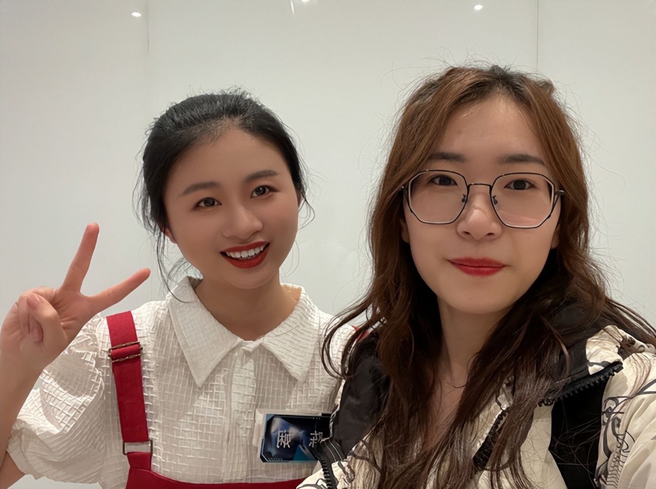 浙大美女校花，放弃清北选择成为“网红”，如今财富令人“酸了”