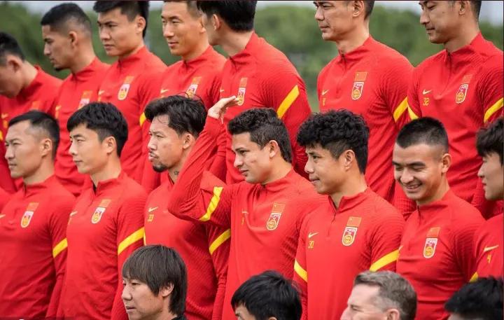 為什么男足工資那么高？對于男足輸贏并不重要