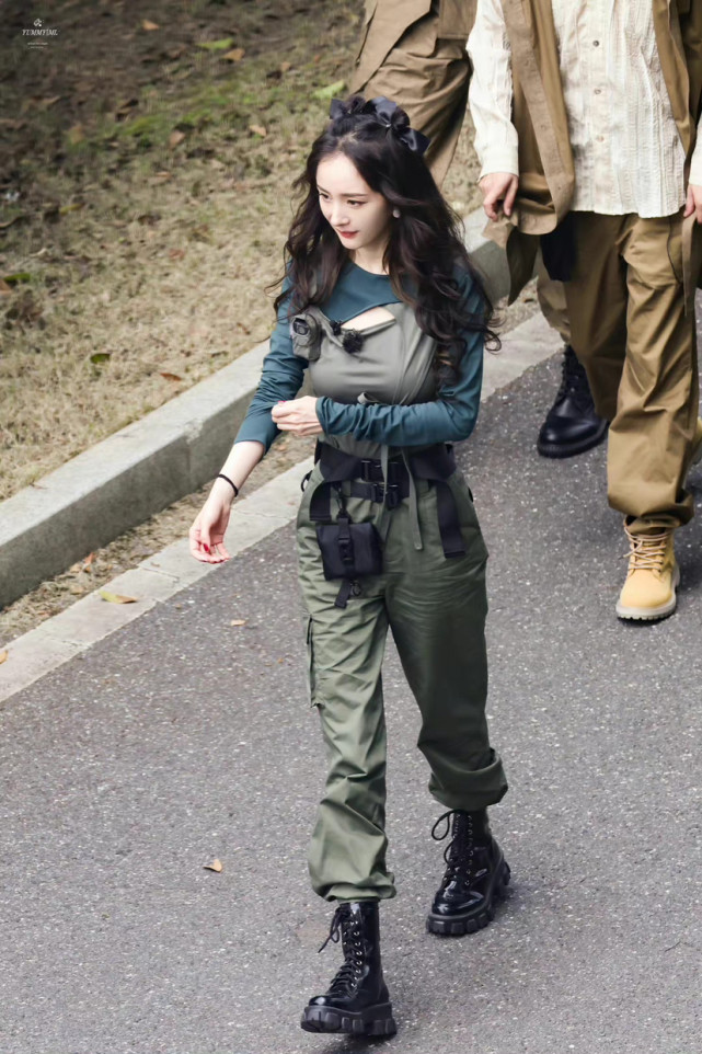 杨幂的少女感穿搭请收下