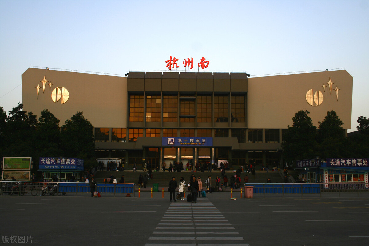 2021年中国最受欢迎的十大地方美食 北京烤鸭第四 四川火锅第二
