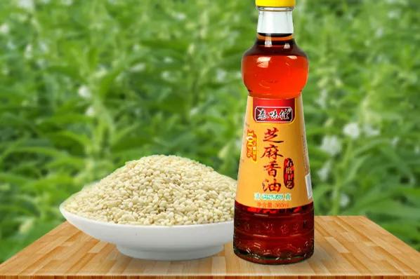 全国4款放心香油，经鉴定，由100%纯芝麻精制，亚麻酸含量已超40%