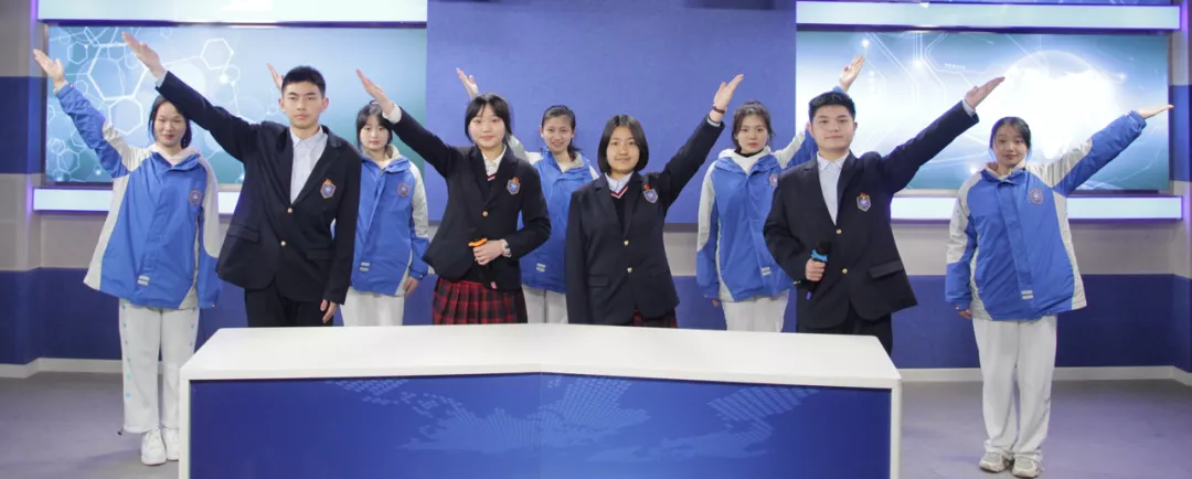 偶像谷爱凌、挑战擦皮鞋、一起向未来！成都开学第一天，太会玩了