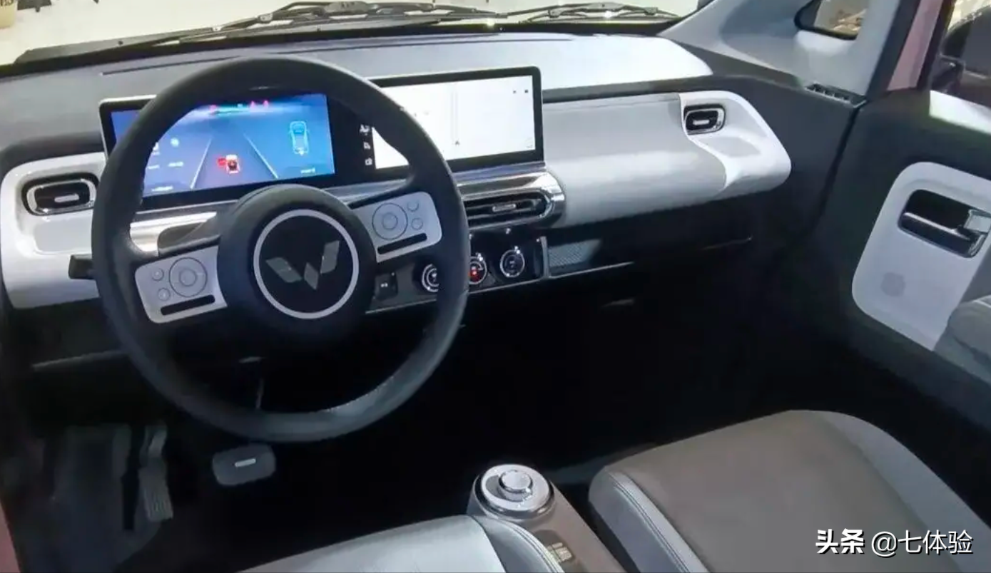 首款全球车，五菱AirEV两种轴距支持快充，全面碾压Mini EV