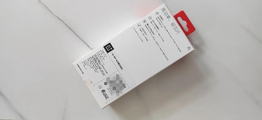 夏天手机物理降温，一加 18W 冰点散热背夹，看得见的“芭蕉扇”