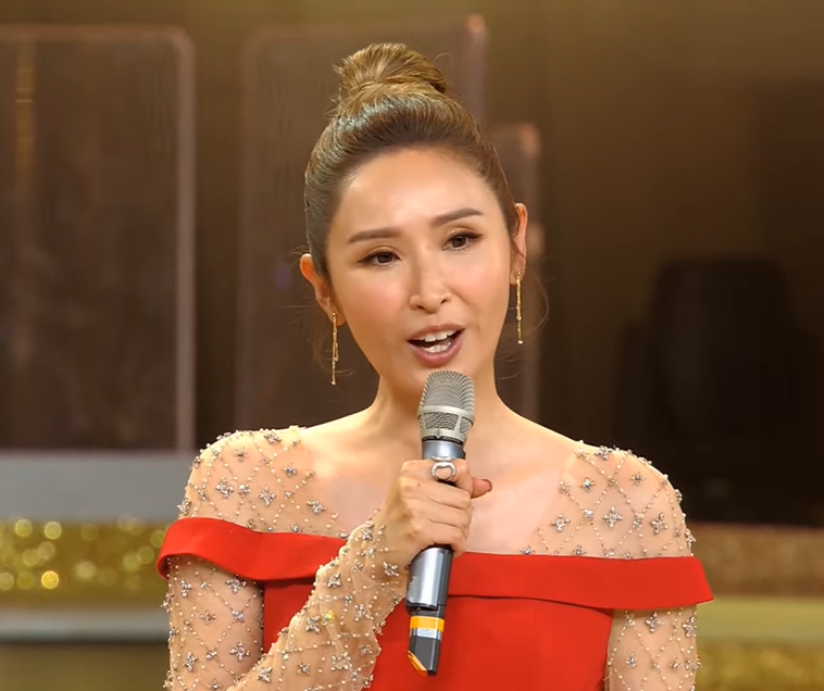 香港回归晚会这9位港星的高光时刻，揭开了娱乐圈3条关键成功法则